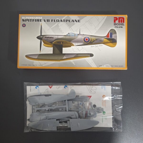 Maketa aviona Super Marine Spitfire VB Floatplane - Image 2