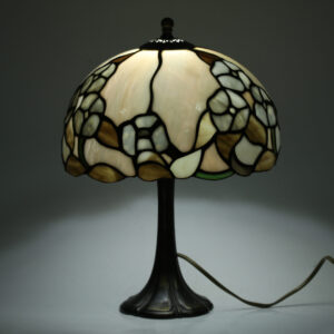 Tiffany Stil Vitraž Stona lampa sa cvetnim postoljem