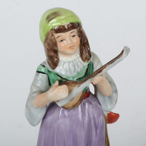 Porcelanska figura Capodimonte- Devojka - Image 5