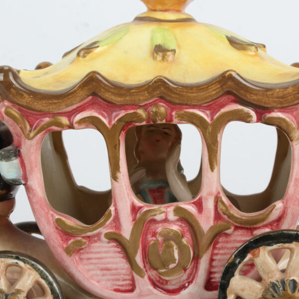 Porcelanska figura Kineski muzičar sa konjima - Image 9