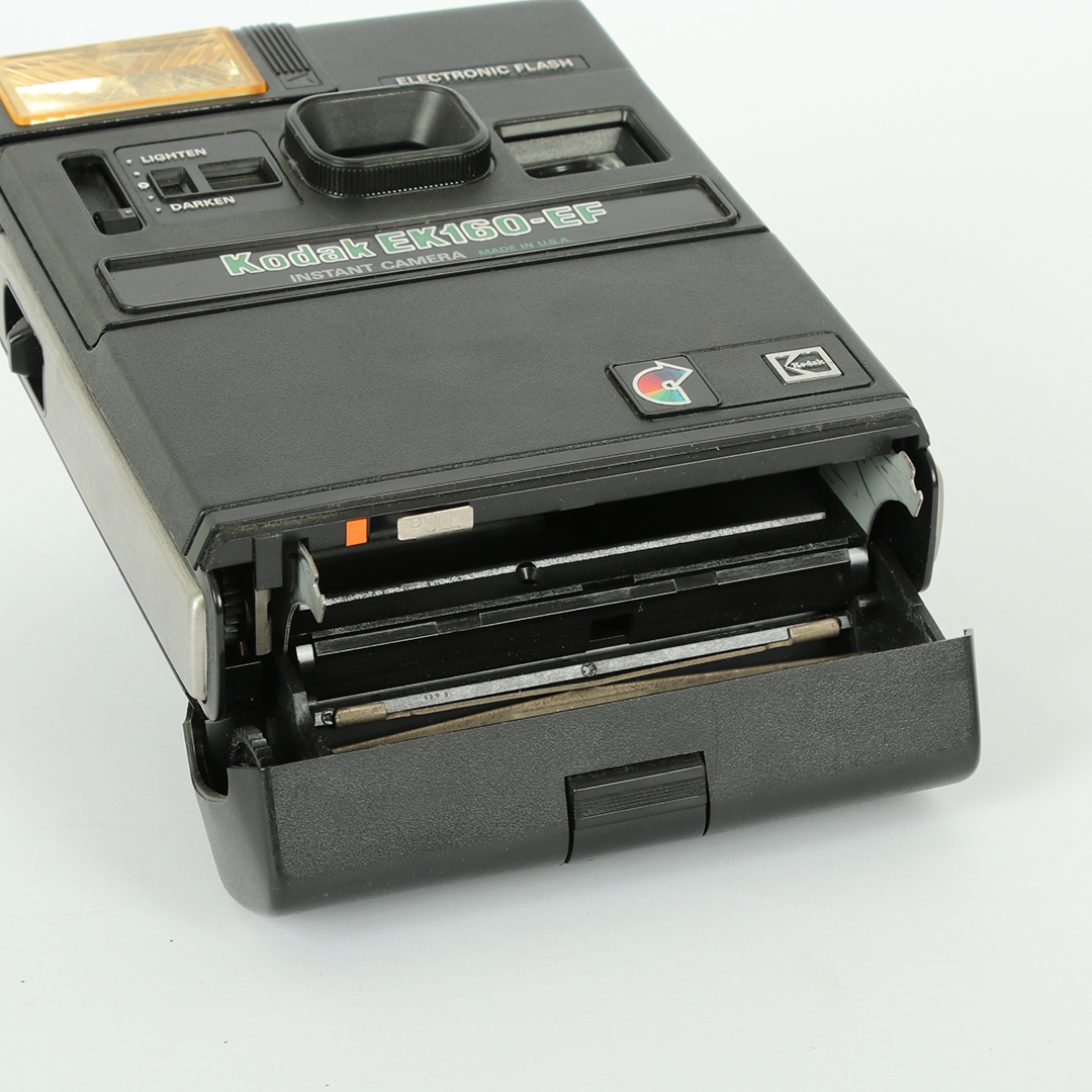 Vintage fotoaparat - Kodak EK160-EF instant camera - Slika 15